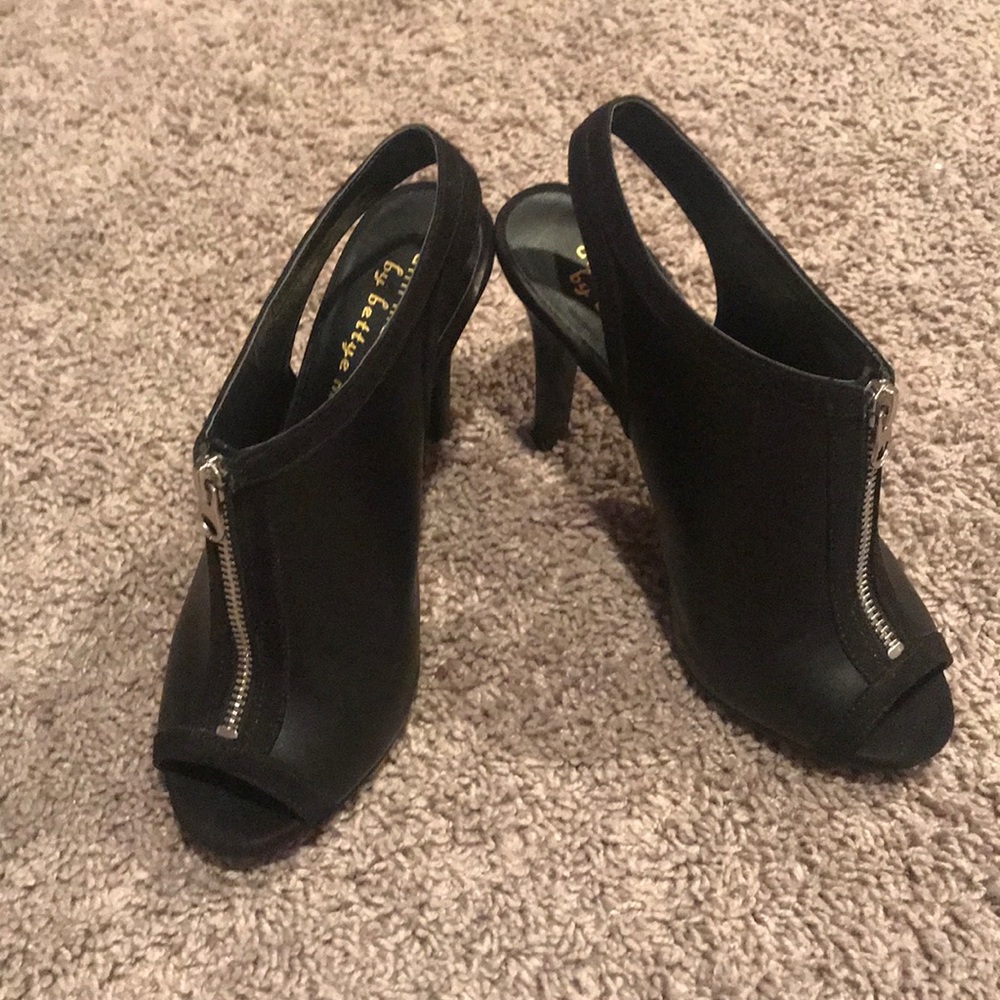Black shoes